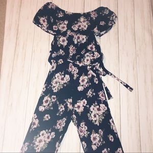 ⭐️3/$20 Almost Famous Floral Jumpsuit!